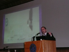  Photo of MG presenting switchable adhesion at the Sharif University of Technology